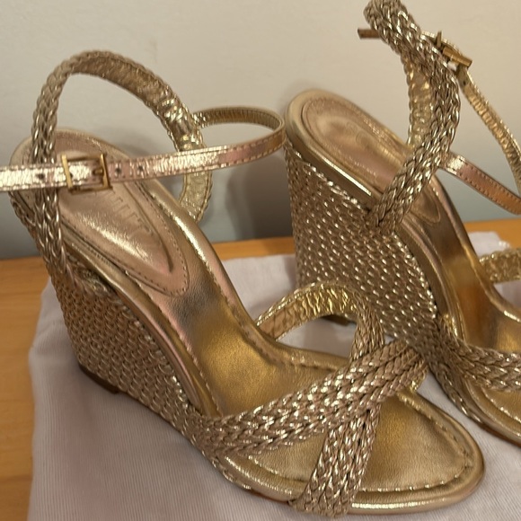 Schutz size 6 gold metallic wedges never worn - Picture 2 of 6